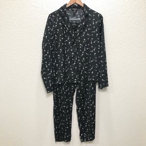 Banana Republic S Black & White Star Print Satin Pajamas Button down and Pants
